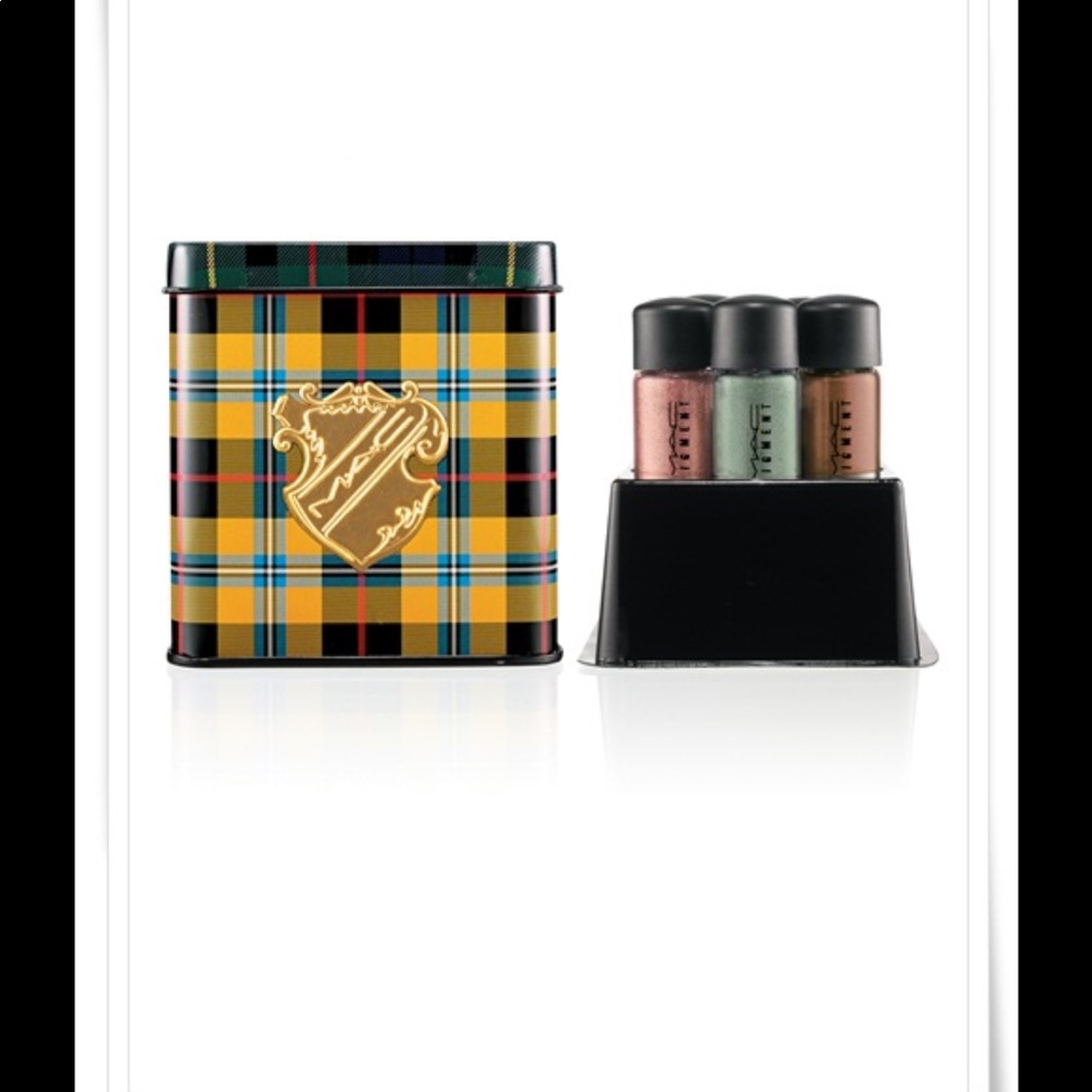 ✨BRAND NEW ✨MAC a Tartan Tale Collection